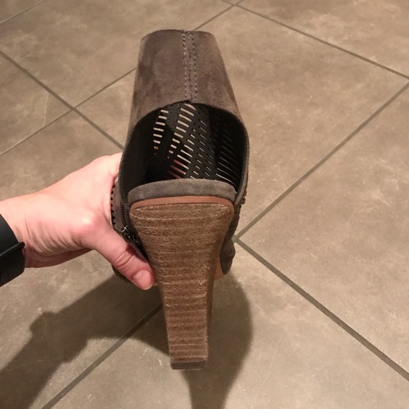 Vince Camuto Kimora Suede Booties - Picture 4 of 7